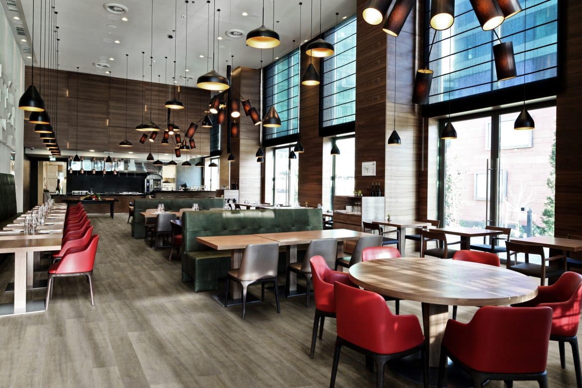 restaurrante com Piso Vinílico