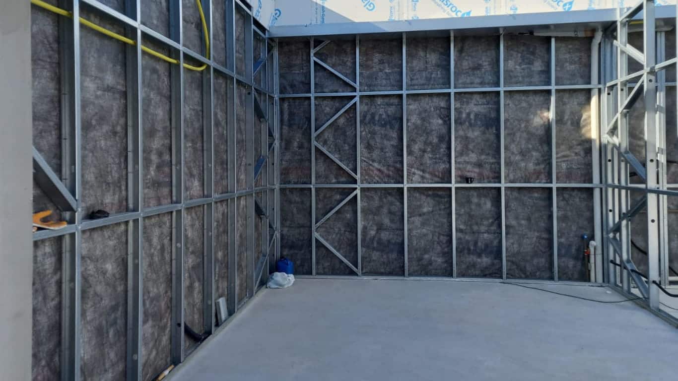membrana hidrófuga em parede feita de steel frame