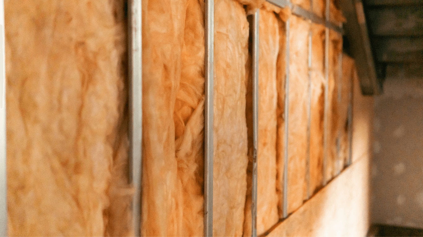 lã de vidro instalada em parede de steel frame