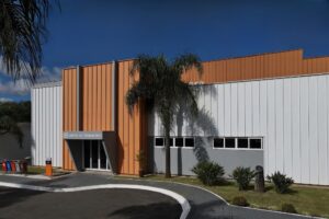 O espaço integra teoria e prática para formação de profissionais do setor.
