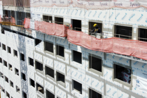 Edifício com fachada em Glasroc aplicada sobre estrutura de Steel Framing em sistema de construção a seco.