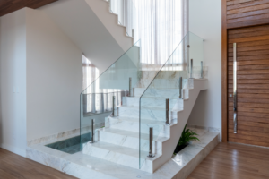 Acabamento de escada em Steel Frame com revestimento sobre base estrutural
